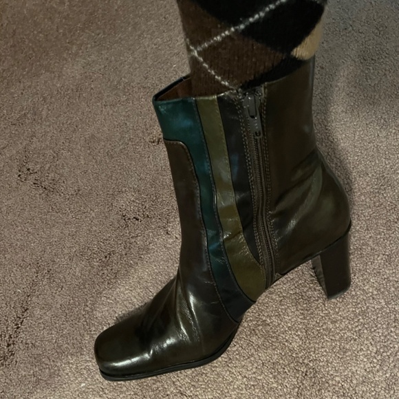 Y2K Liz Claiborne Trinity Flex Boots, Forest Brown Multi Leather - Picture 2 of 11